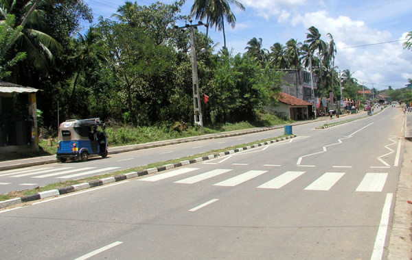 Weeraketiya-Middeniya Road
